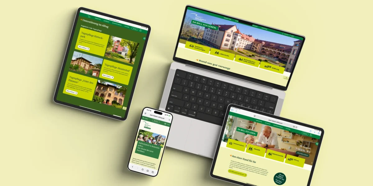 Mockup eines Laptops, zwei Tablets und eines Smartphones mit neuen Webseiten der Paul-Riebeck-Stiftung