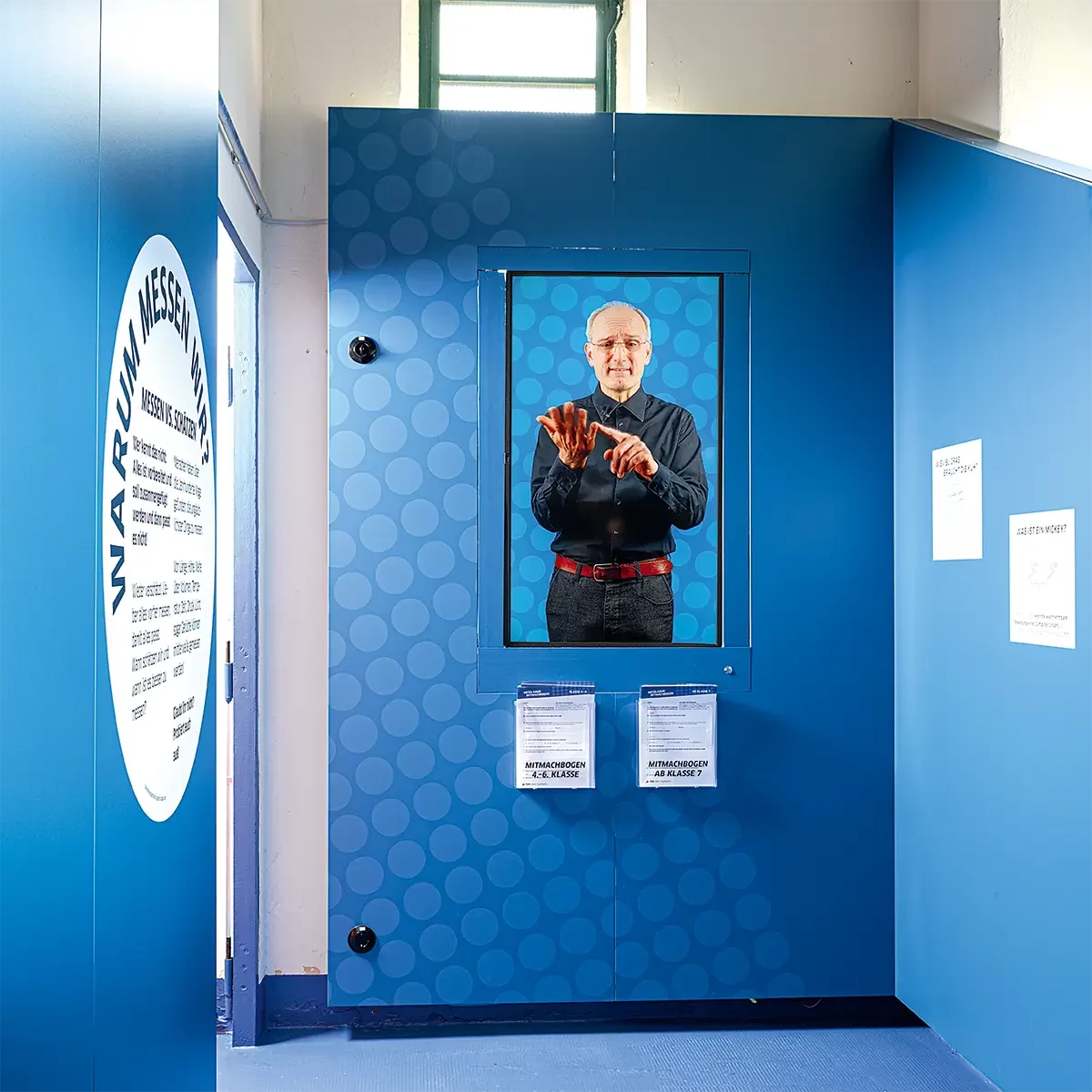 Einführungsfilm im Vorraum des Messlabors im Historischen Technikzentrum der Stadtwerke Halle